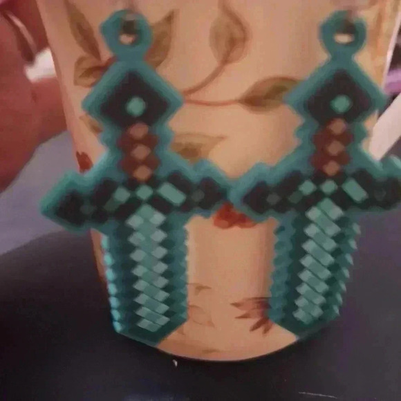 Minecraft earrings - Picture 2 of 2